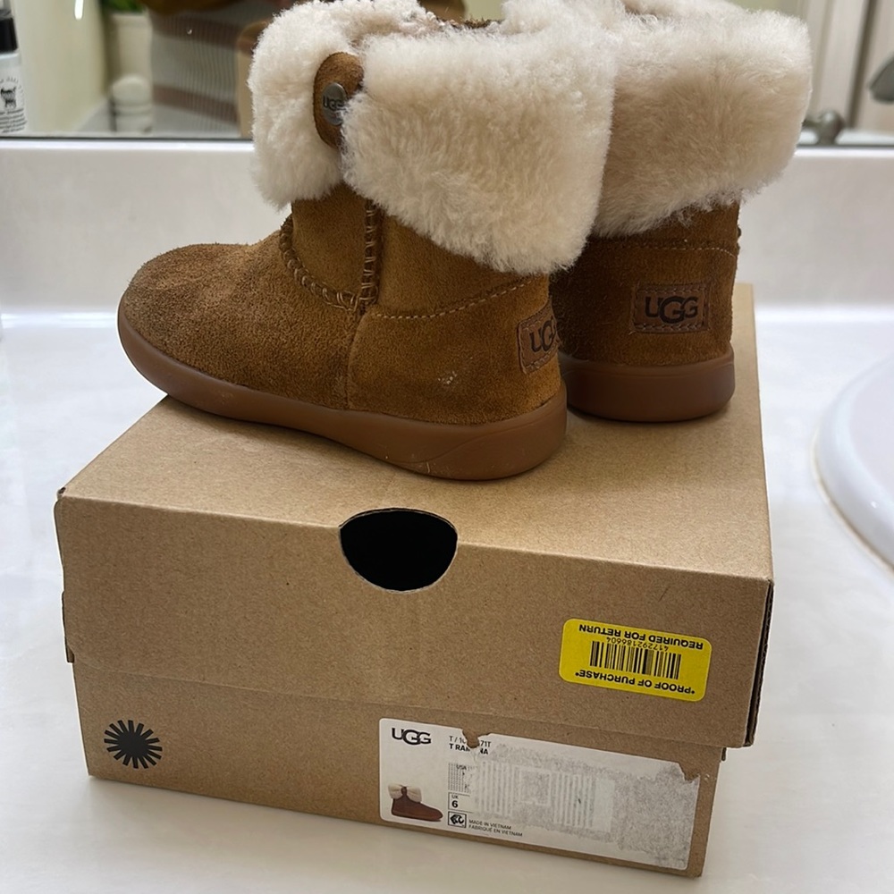 infant zip up ugg boots
